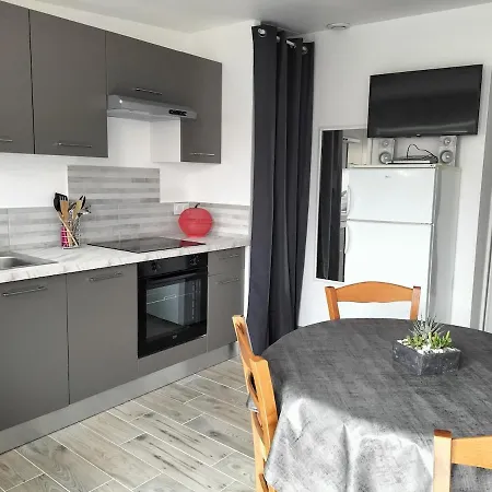 A L'oree Des Champs, 3 Etoiles, Climatise, Lit King-size *