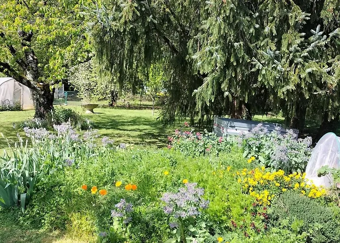 A L'oree Des Champs, 3 Etoiles, Climatise, Lit King-size La Creche